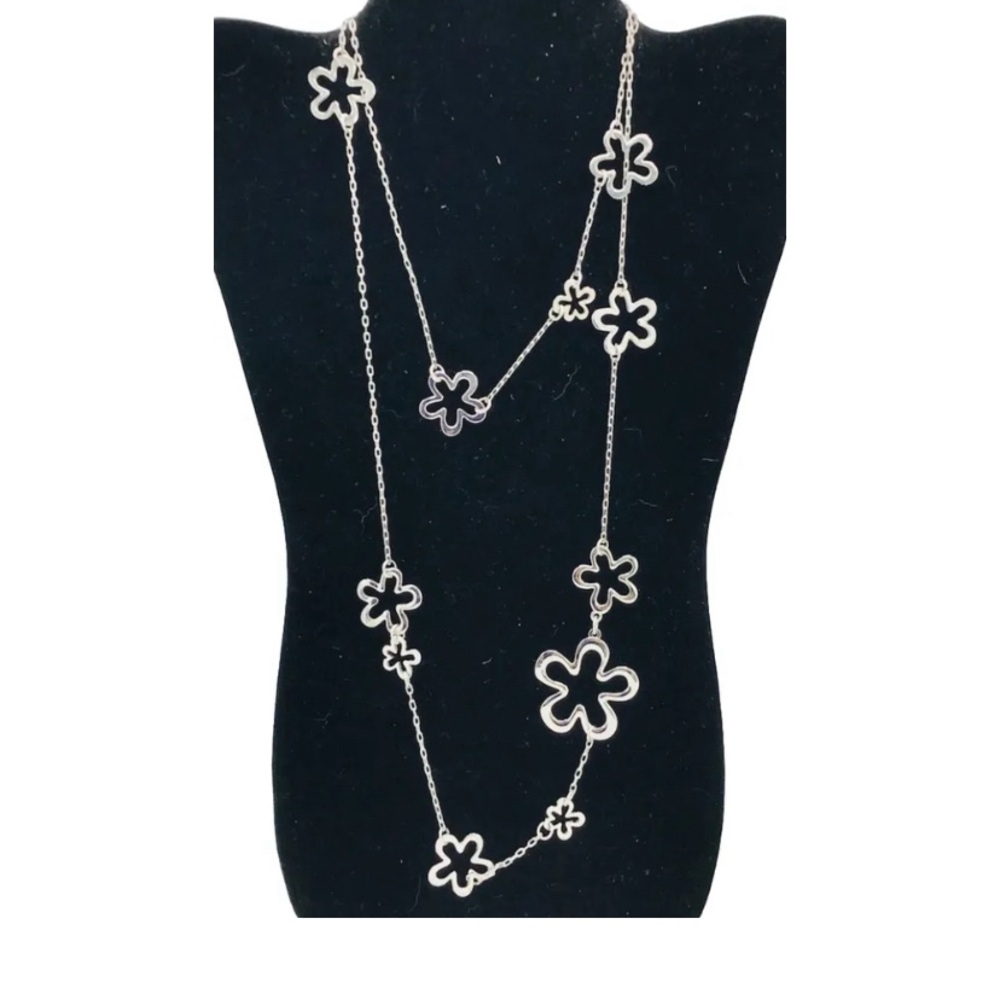 Lia Sophia daisy necklace